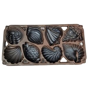 Vintage John Wright Cast Iron Seashell Pan Mold Muffin Cornbread‎ Baking Dish